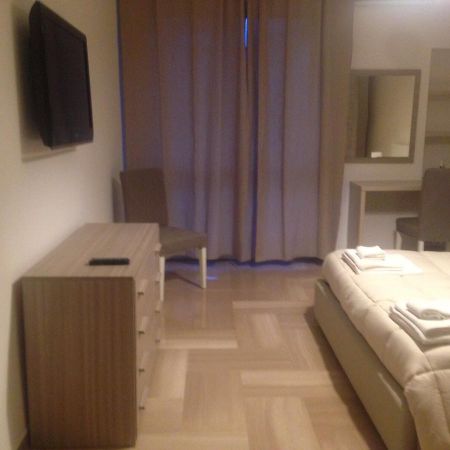 Casa Grace 2 Panzió Bari Kültér fotó