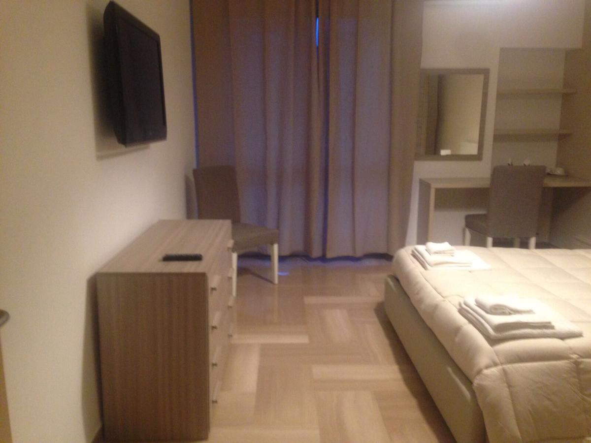Casa Grace 2 Panzió Bari Kültér fotó