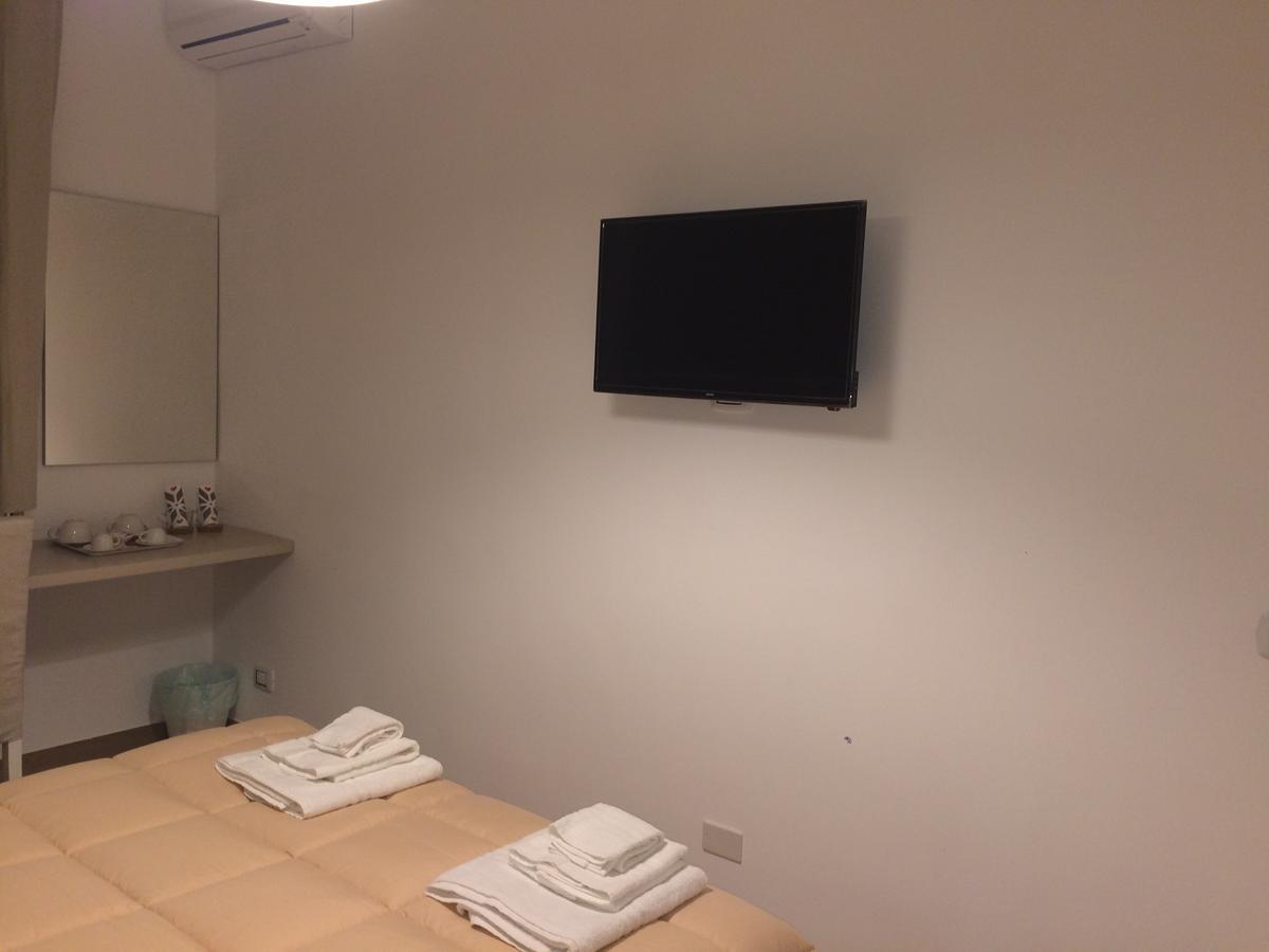 Casa Grace 2 Panzió Bari Kültér fotó